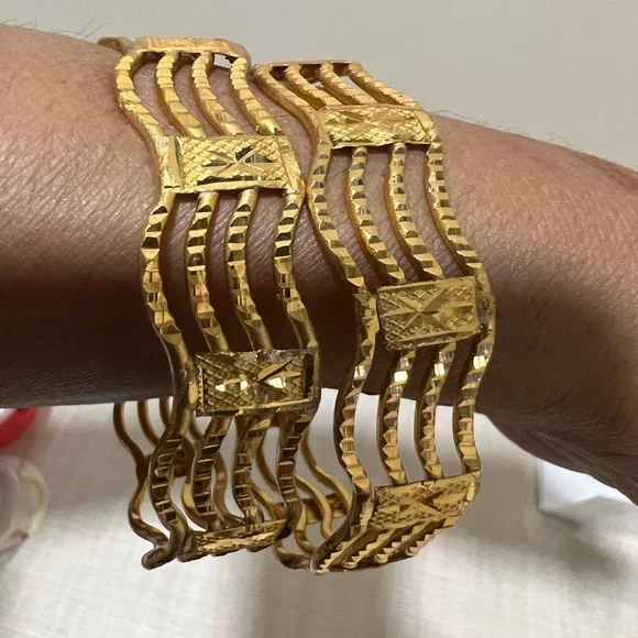 24K Dubai Gold Plated Bangles Set of 2 Size 2.10 - Picture 6 of 6